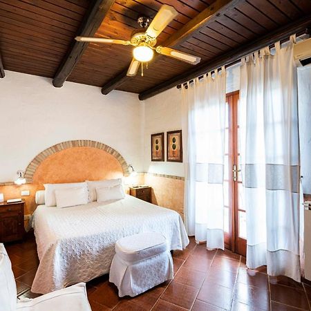 Sa Domu Sarda Suites - Bed & Breakfast Porto Columbu - Perd'E Sali Dış mekan fotoğraf