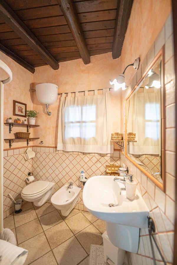 Sa Domu Sarda Suites - Bed & Breakfast Porto Columbu - Perd'E Sali Dış mekan fotoğraf
