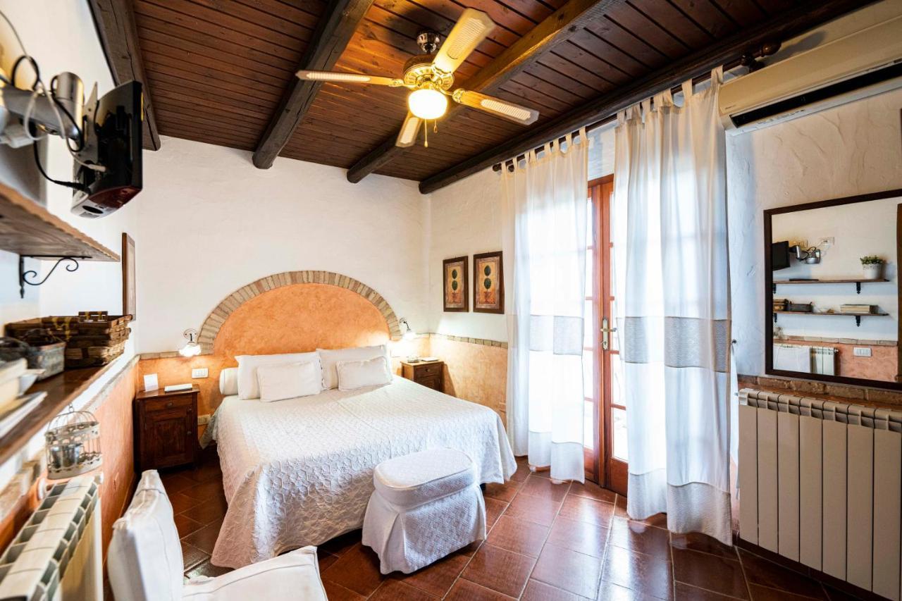 Sa Domu Sarda Suites - Bed & Breakfast Porto Columbu - Perd'E Sali Dış mekan fotoğraf