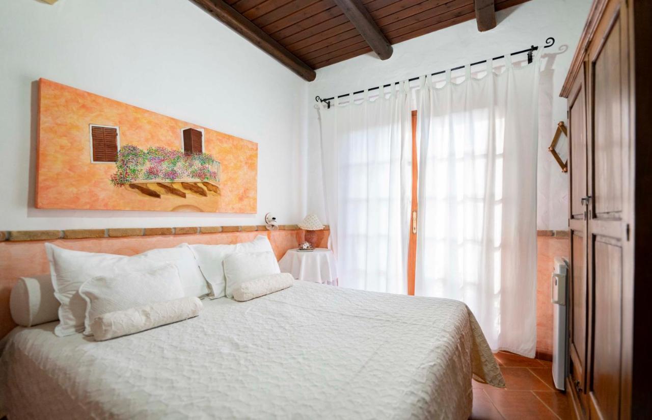 Sa Domu Sarda Suites - Bed & Breakfast Porto Columbu - Perd'E Sali Dış mekan fotoğraf