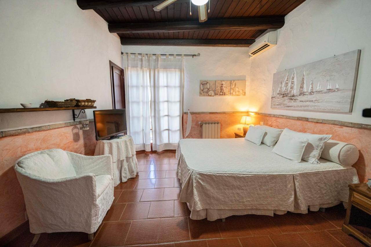 Sa Domu Sarda Suites - Bed & Breakfast Porto Columbu - Perd'E Sali Dış mekan fotoğraf
